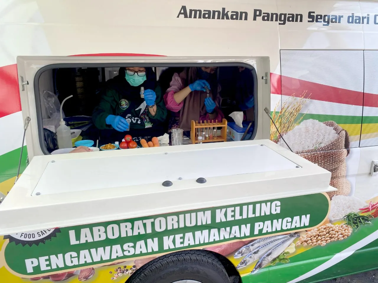 Edukasi dan Pengawasan Ketat, DKPP Surabaya Jamin Keamanan Pangan di Pasar Tradisional