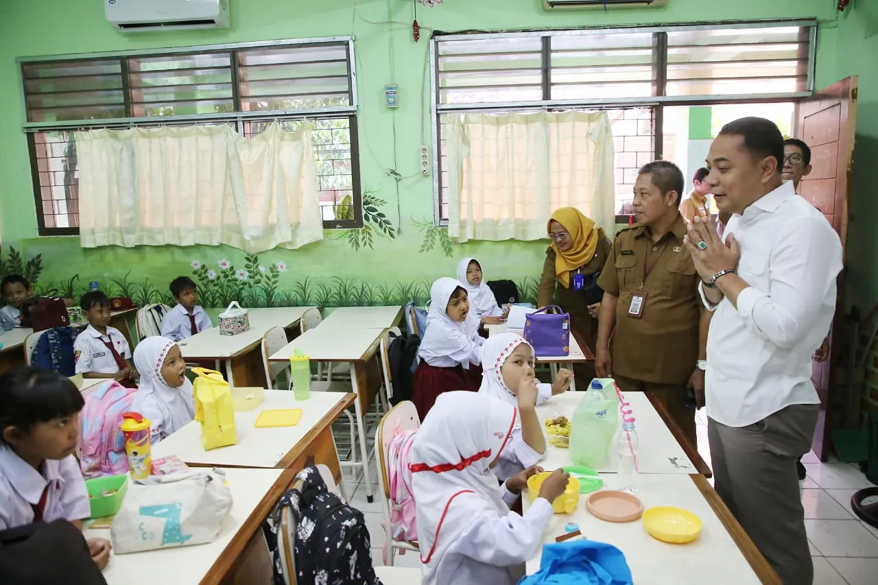Pemkot Surabaya Intensifkan Pengawasan Jajanan Sekolah untuk Cegah Gagal Ginjal pada Anak