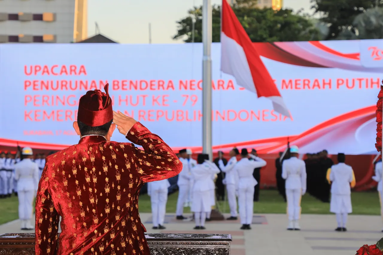 1.250 Warga Jatim yang Antusias Ikuti Upacara Peringatan HUT Ke-79 RI di Grahadi