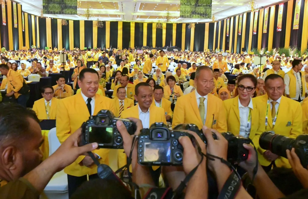 Sarmuji Sebut Bahlil Lahadalia akan Jalankan Shifting Generation di Golkar