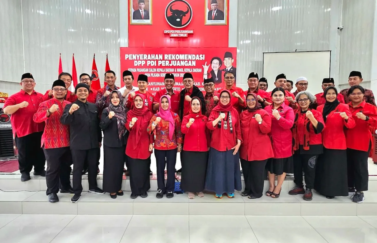 Indah Amperawati Terima Rekom PDI-P Bersama 10 Daerah Jatim