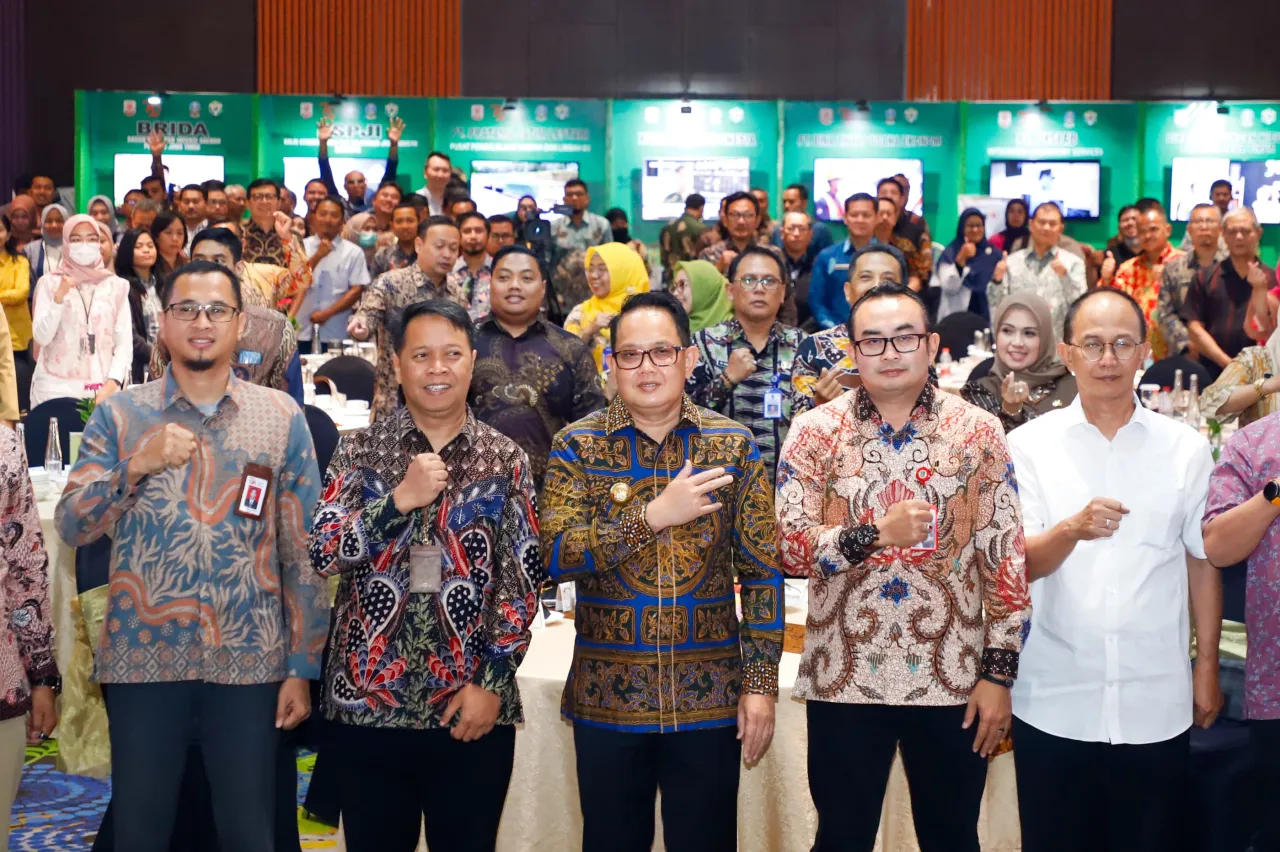 Pj Gubernur Jatim Dorong Percepatan Pertumbuhan Industri Hijau