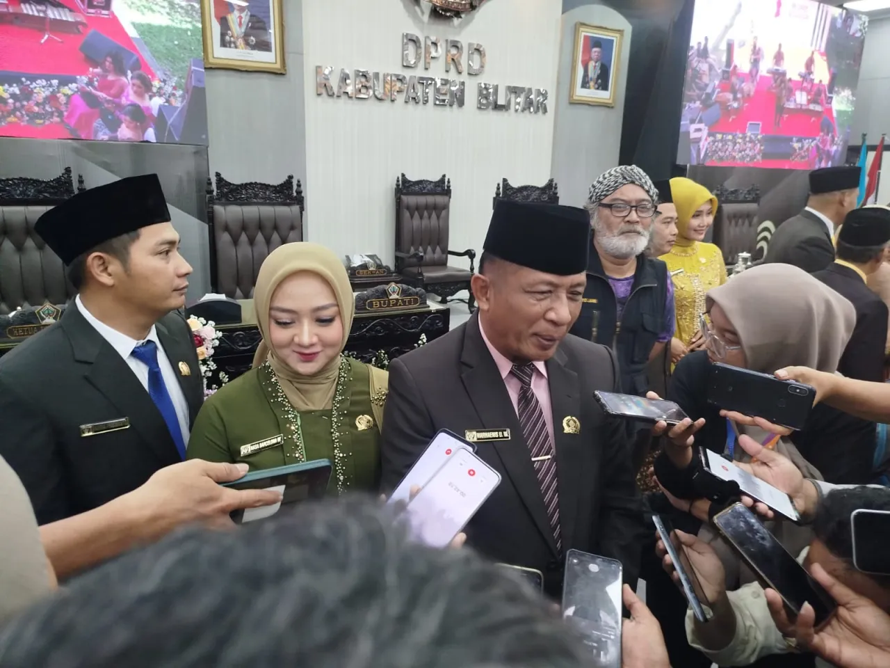 Bapak, Anak dan Menantu Dilantik menjadi Anggota DPRD Kabupaten Blitar Periode 2024-2029