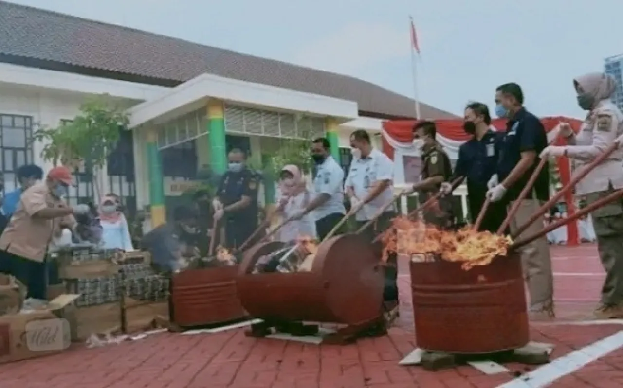 Pemkab Gresik Gencar Berantas Rokok Ilegal Tanpa Cukai