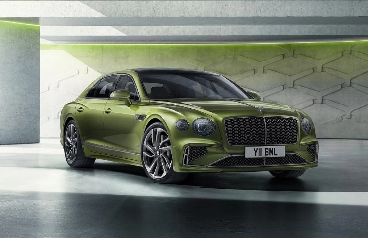 Tampil Sporty dan Bertenaga, Bentley Flying Spur PHEV Bermesin V8