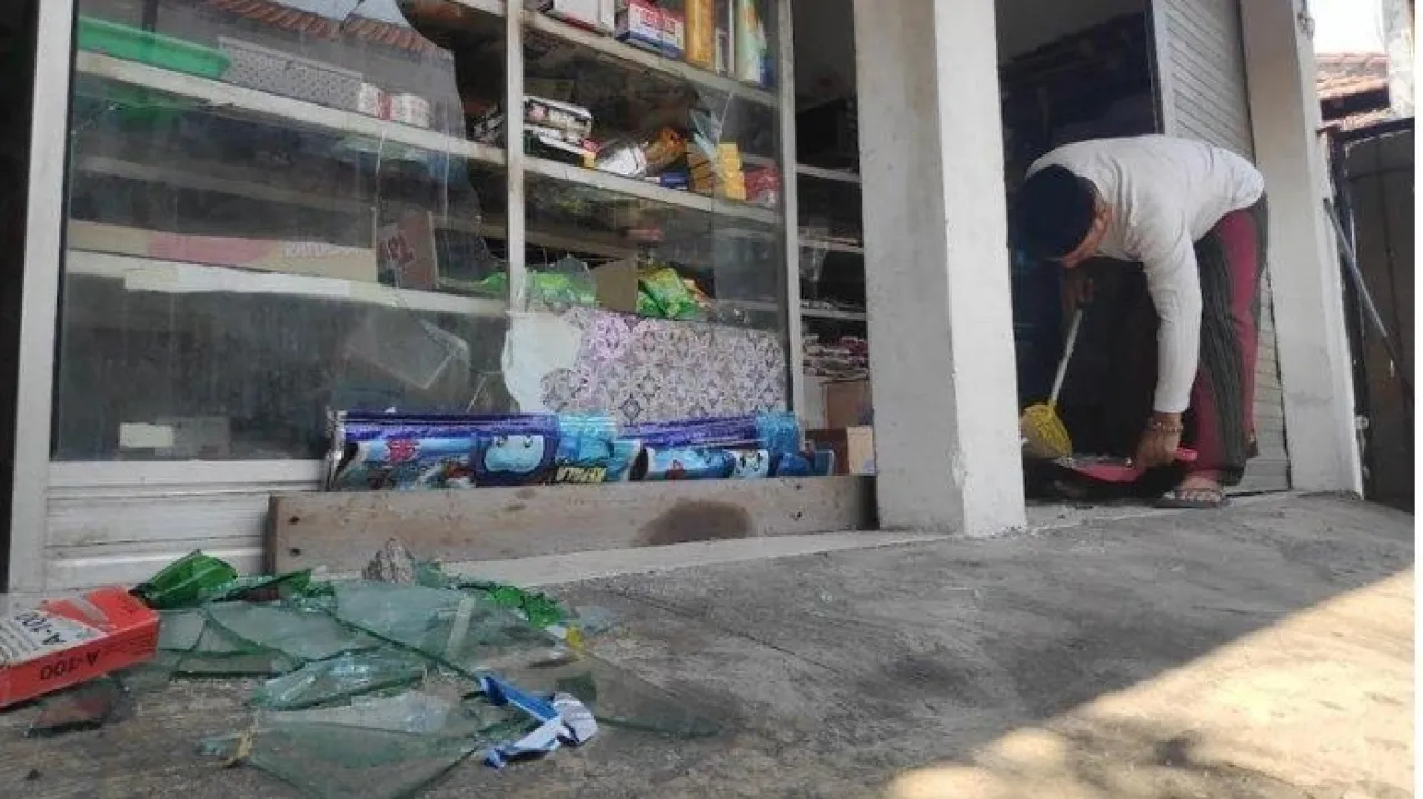 Baca juga : 20 Orang Rusak Kampung Semolowaru Selatan, Polisi Masih Selidiki