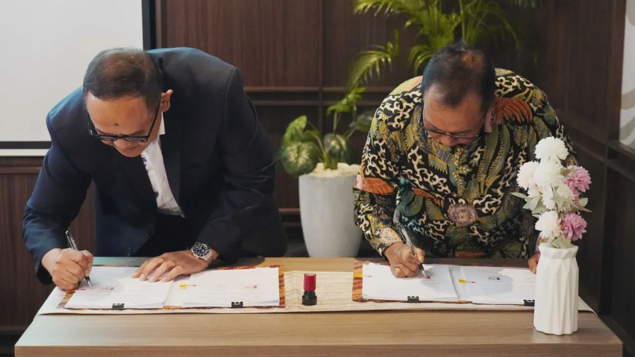 Momentum HUT PMI ke-79, Khofifah Ajak Masyarakat Aktif Peduli Lingkungan