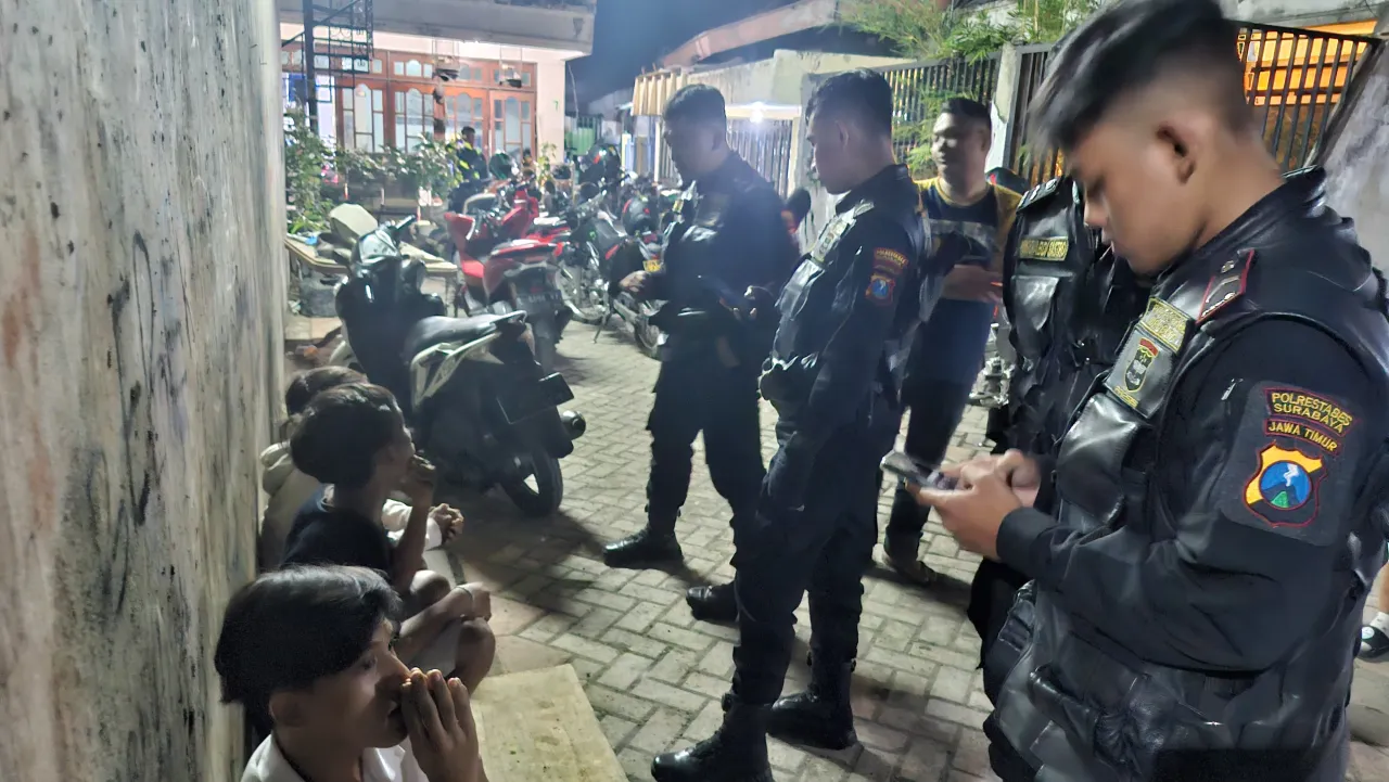 Respati Polrestabes Surabaya Amankan Lima Terduga Anggota Gengster 