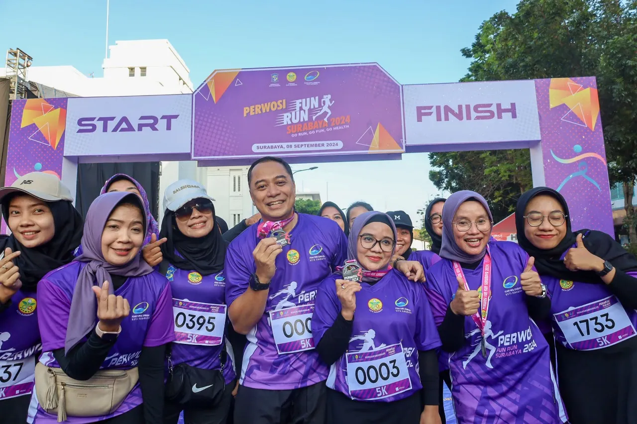 Perwosi Fun Run, Berlari Menjelajah Keindahan Kota Lama Surabaya