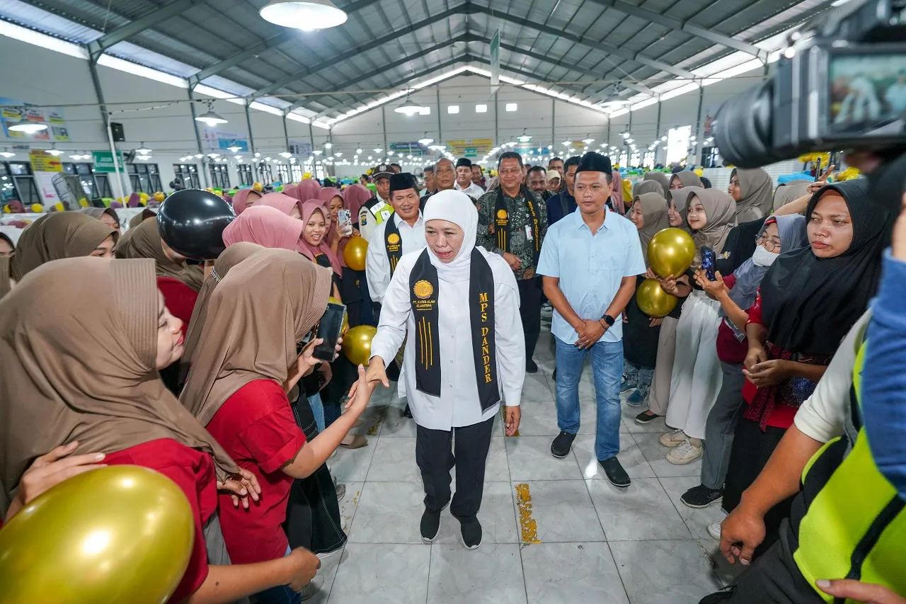 Disambut Antusias 5.500 Emak-Emak, Khofifah: Kita Maksimalkan Serap Tenaga Kerja Perempuan