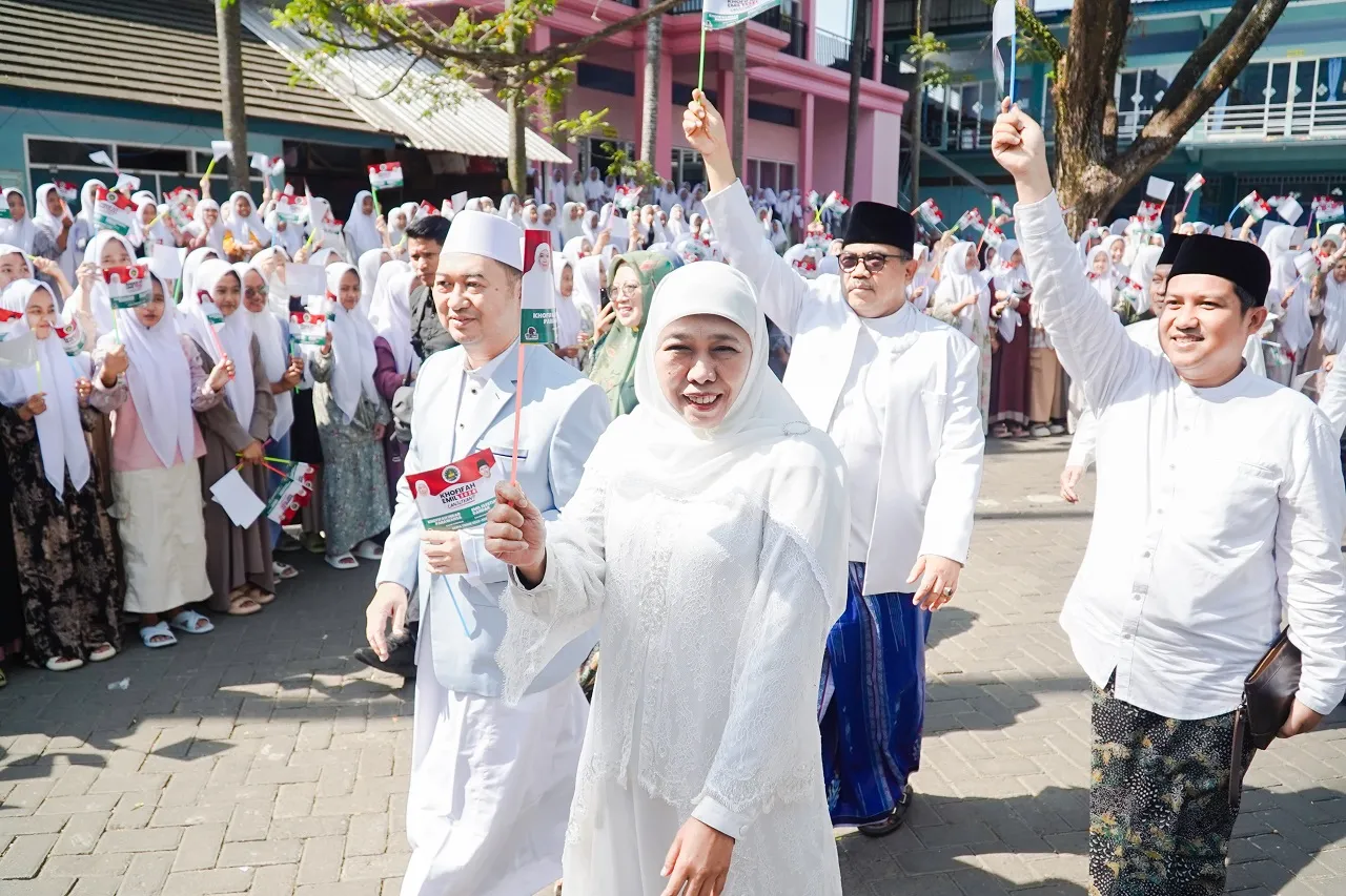 Khofifah Berbagi Cerita, Lakukan Puasa dan Sedekah Bersama Kepala OPD Untuk Jatim Berkah