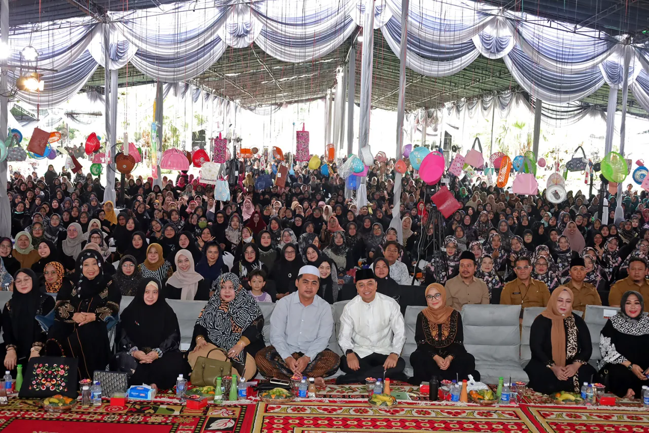 8.315 Ketua TP PKK RT se-Surabaya Meriahkan Peringatan Maulid Nabi di Balai Kota
