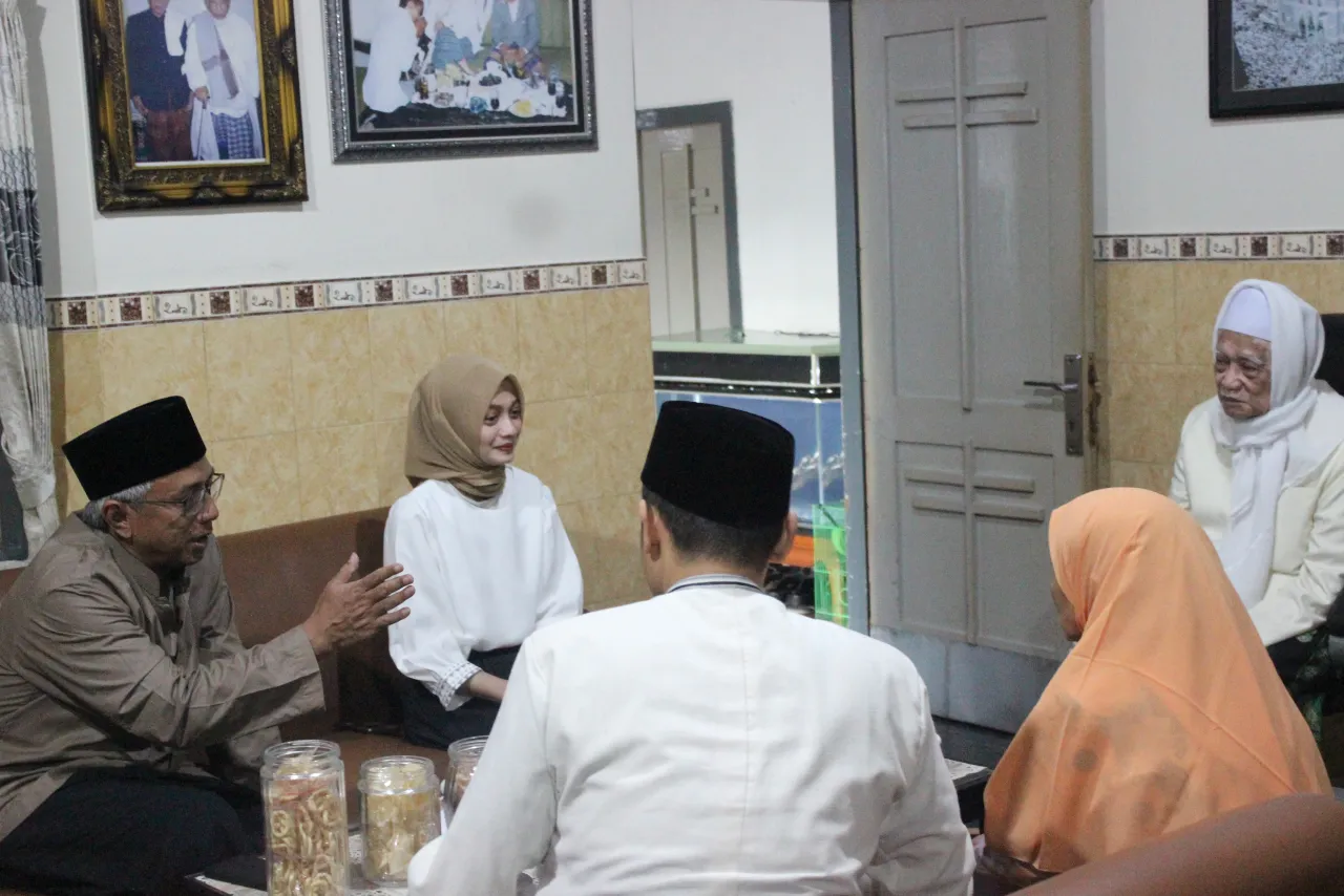 Silaturahmi Ulama Kediri, Vinanda dan Gus Qowim Dapat Restu dan Nasihat Maju Pilkada 2024