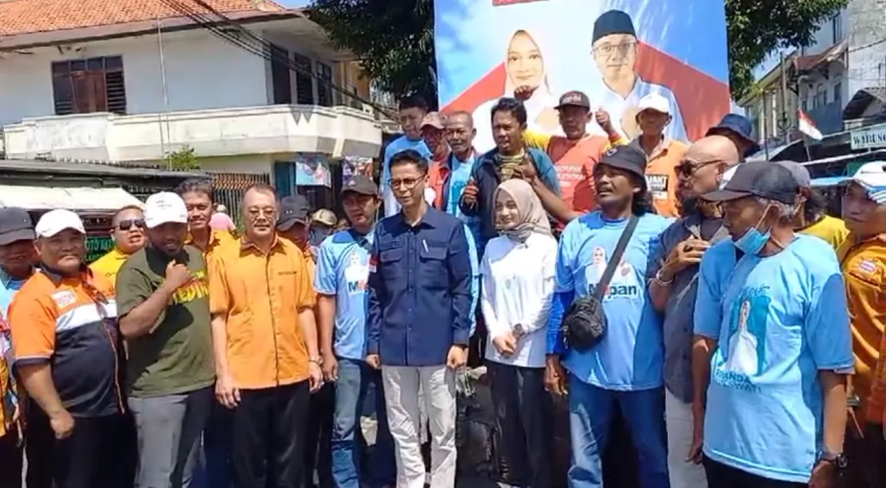 Tukang Becak, Ojek dan PKL Stasiun Kediri Deklarasi Dukung Vinanda-Gus Qowim