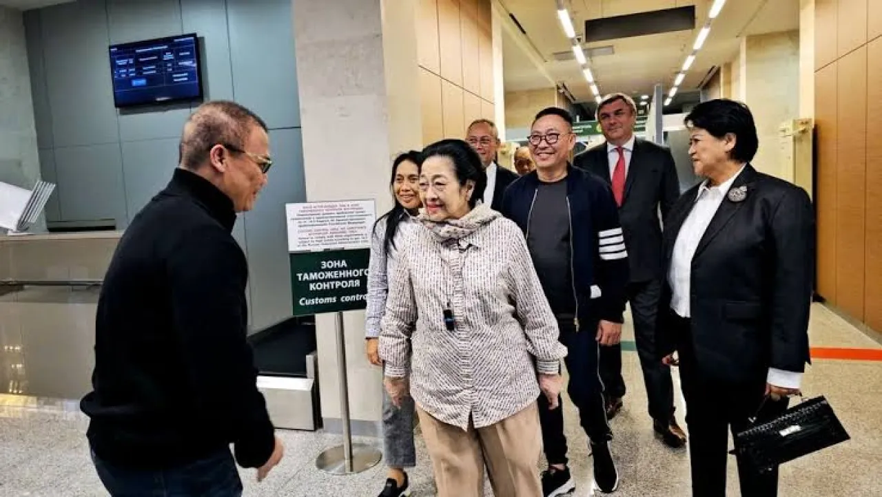 Baca juga : Megawati, Dianugerahi Doktor (HC) di Uzbekistan dan Ziarahi Makam Al Bukhori