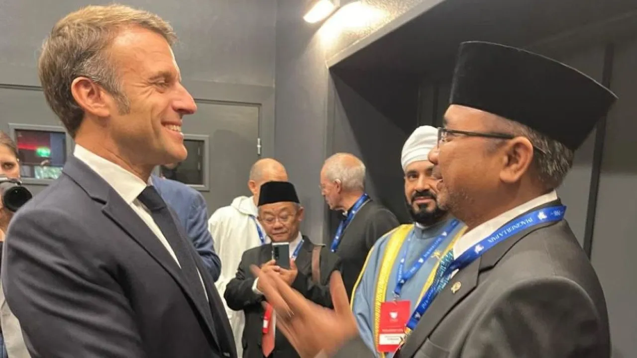 Menag Yaqut ke Prancis, Rapat Haji Molor