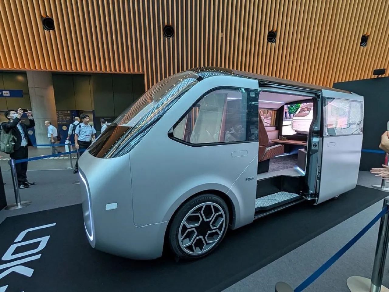 Berambisi di Pasar EV, Sharp Pamerkan Mobil Berkonsep Futuristik LDK+