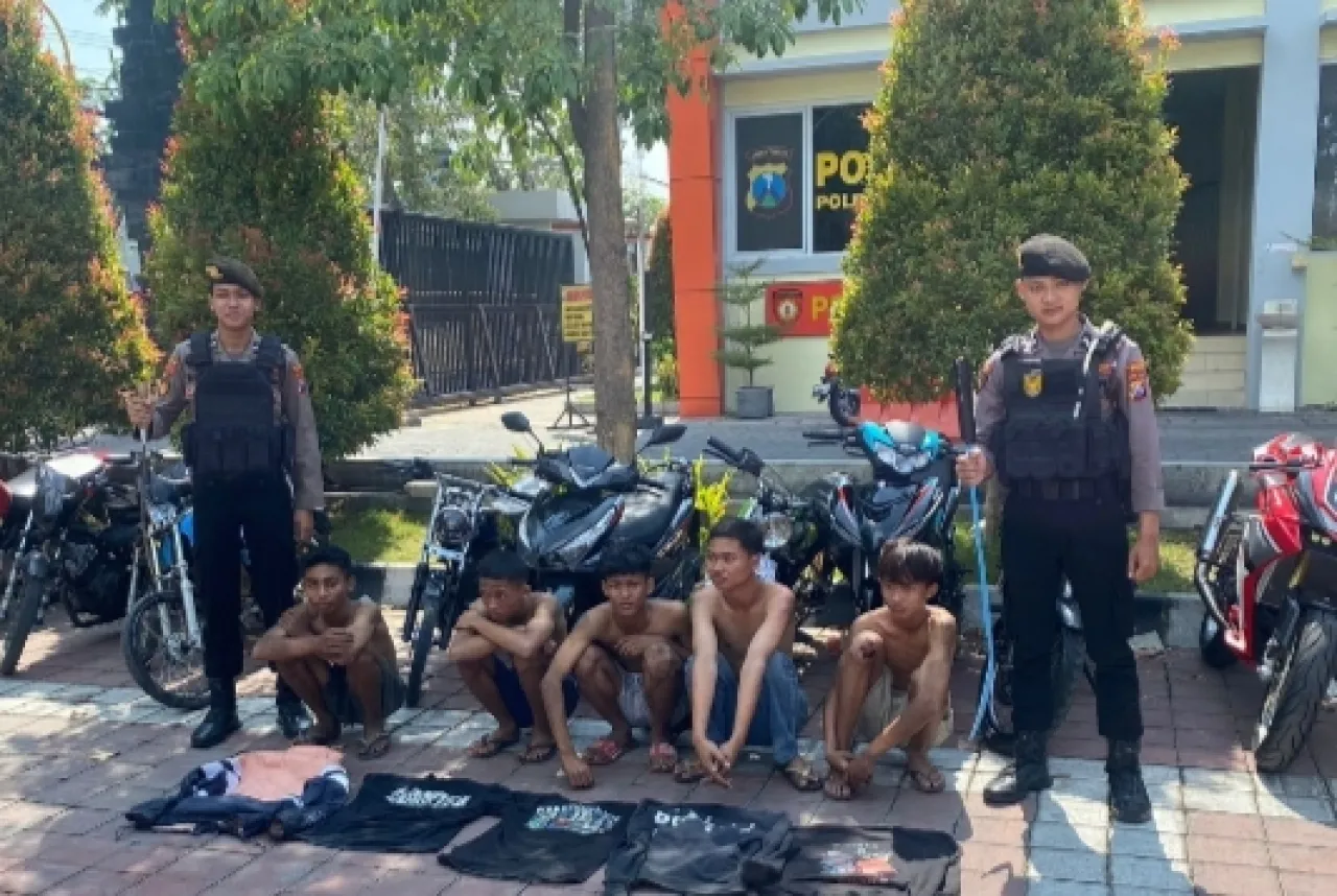 Bawa Senjata Tajam, Lima Anak di Gresik Diringkus Polisi