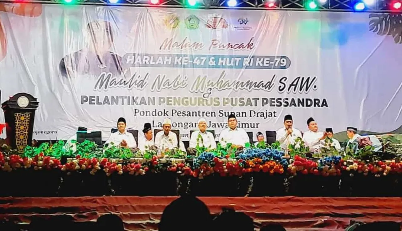 Diiringi Hujan Deras, KH. Abdul Ghofur Lantik Pengurus Pusat PESSANDRA