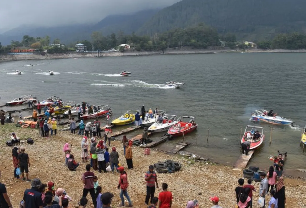 Libur Panjang, Telaga Sarangan di Magetan Diserbu 20 Ribu Wisatawan
