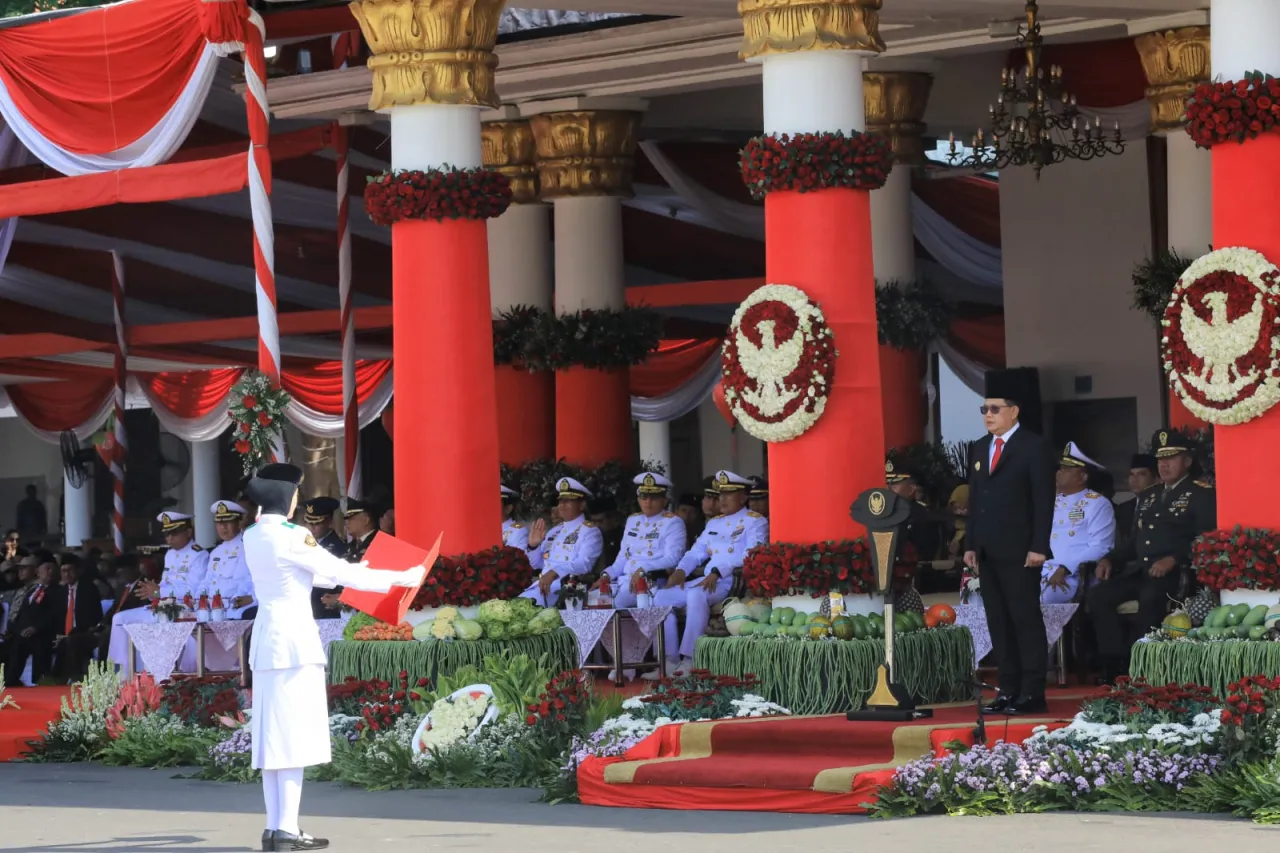 Pj. Gubernur Jatim Ajak Teladani Nilai Pancasila Sebagai Semangat Wujudkan Indonesia Emas 2045