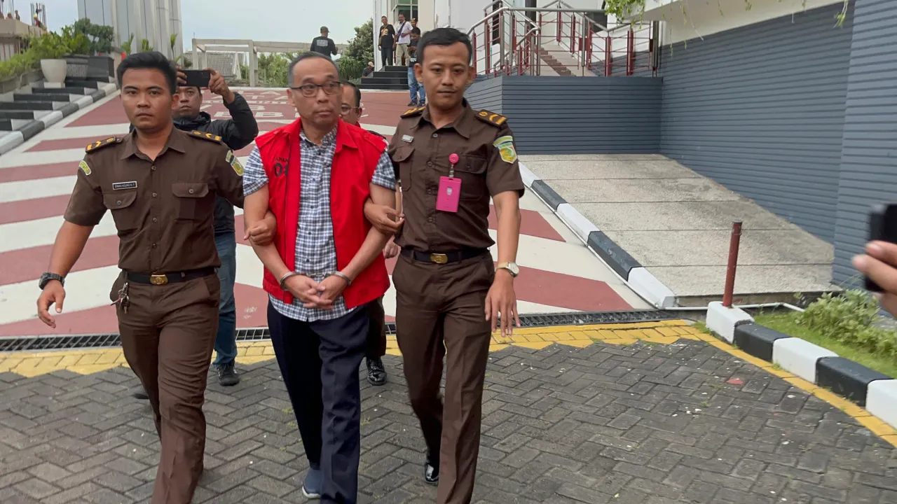 Eks Dirut PT INKA, Dijebloskan Rutan Kejati