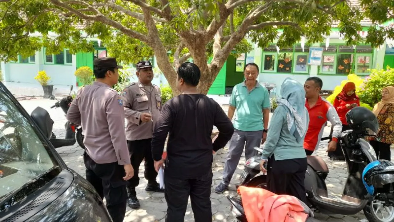 Belasan Siswa di Blitar Keracunan Massal Jajanan Keliling