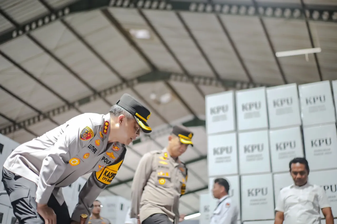 Baca juga : Kapolrestabes Surabaya Sambang KPU, Bawaslu Serta Cek Kesiapan Logistik