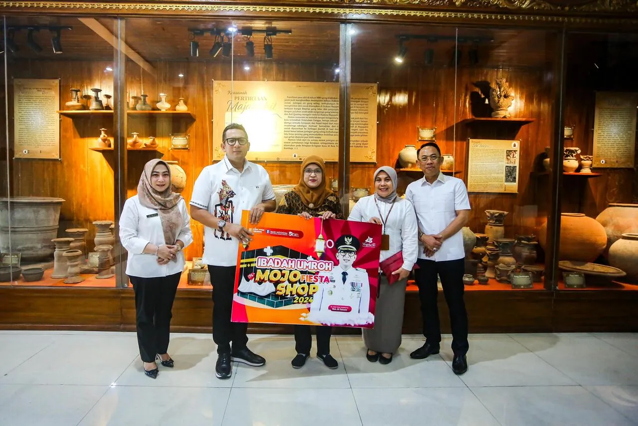 Honorer SDN Magersari 1 Raih Hadiah Umroh Mojo Shop Fiesta 2024