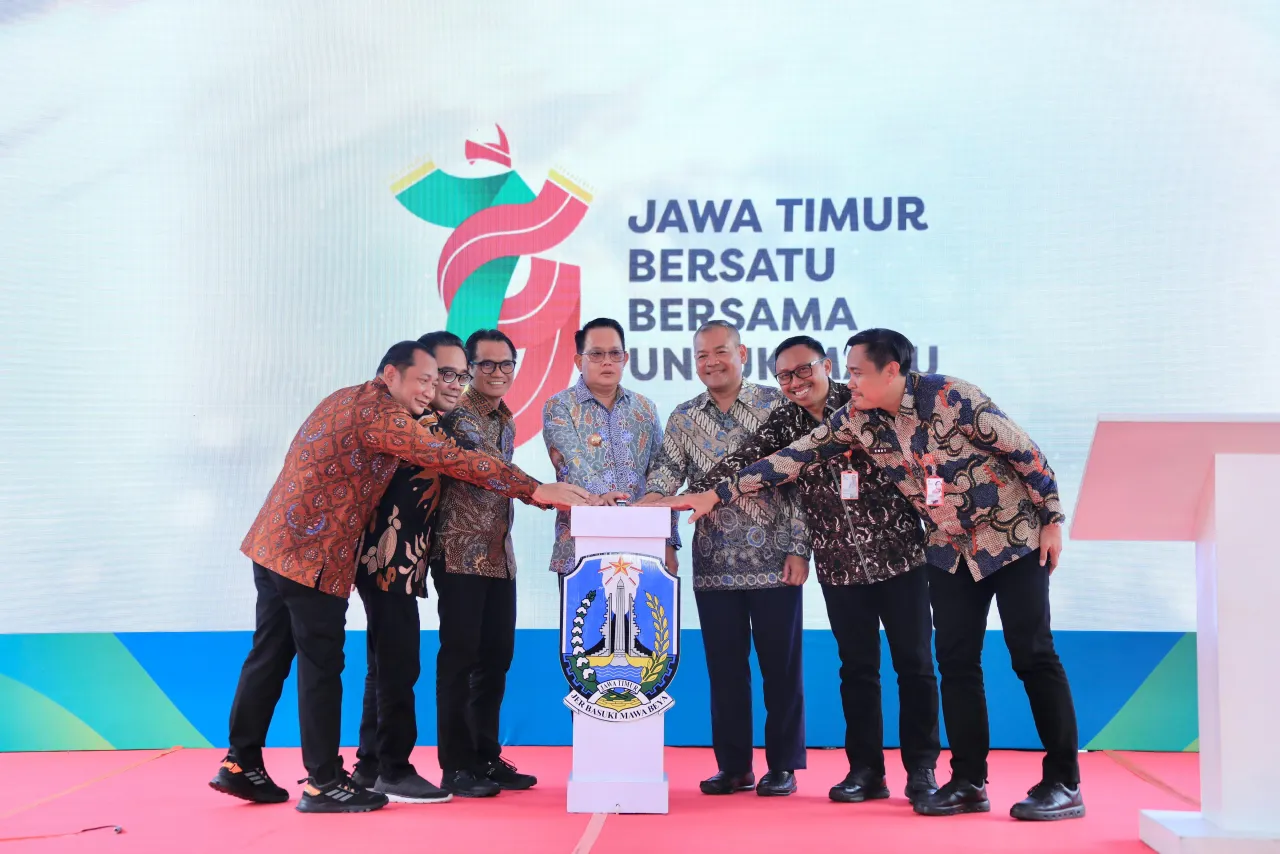 Pj Gubernur Adhy Resmikan Jembatan Kalidawir Tulungagung