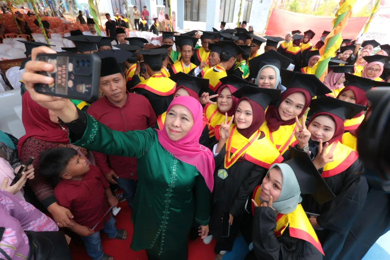 Khofifah Sampaikan Komitmen untuk Terus Perhatikan Kemajuan Pesantren