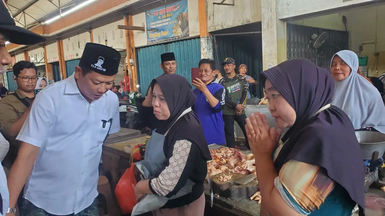 Abdul Ghofur Hadir Langsung, Dengarkan Keluh Kesah dan Harapan Pedagang Pasar Babat
