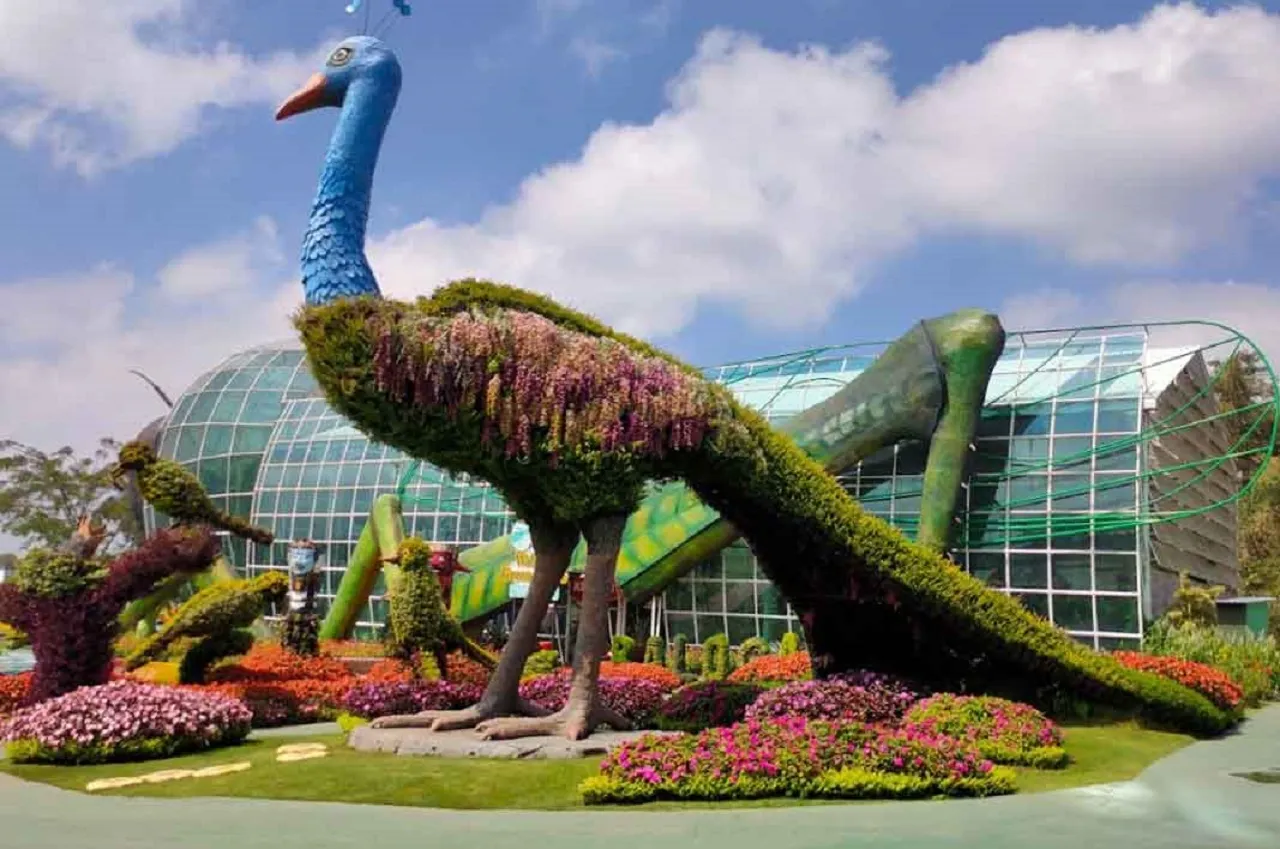 Batu Love Garden, Perpaduan Wisata Alam yang Dipenuhi 600 Jenis Bunga