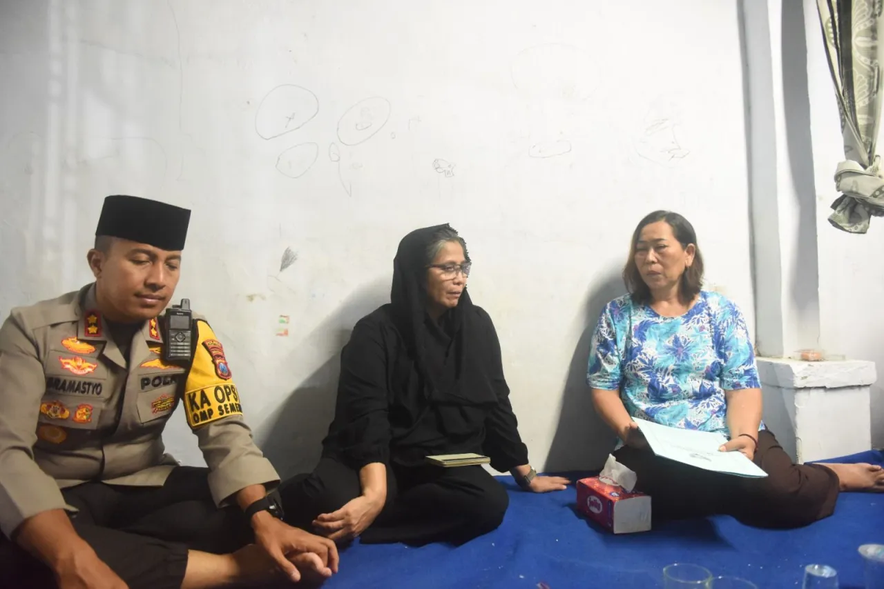 Pj Wali Kota Kediri Kunjungi Rumah Duka Linmas Tosaren