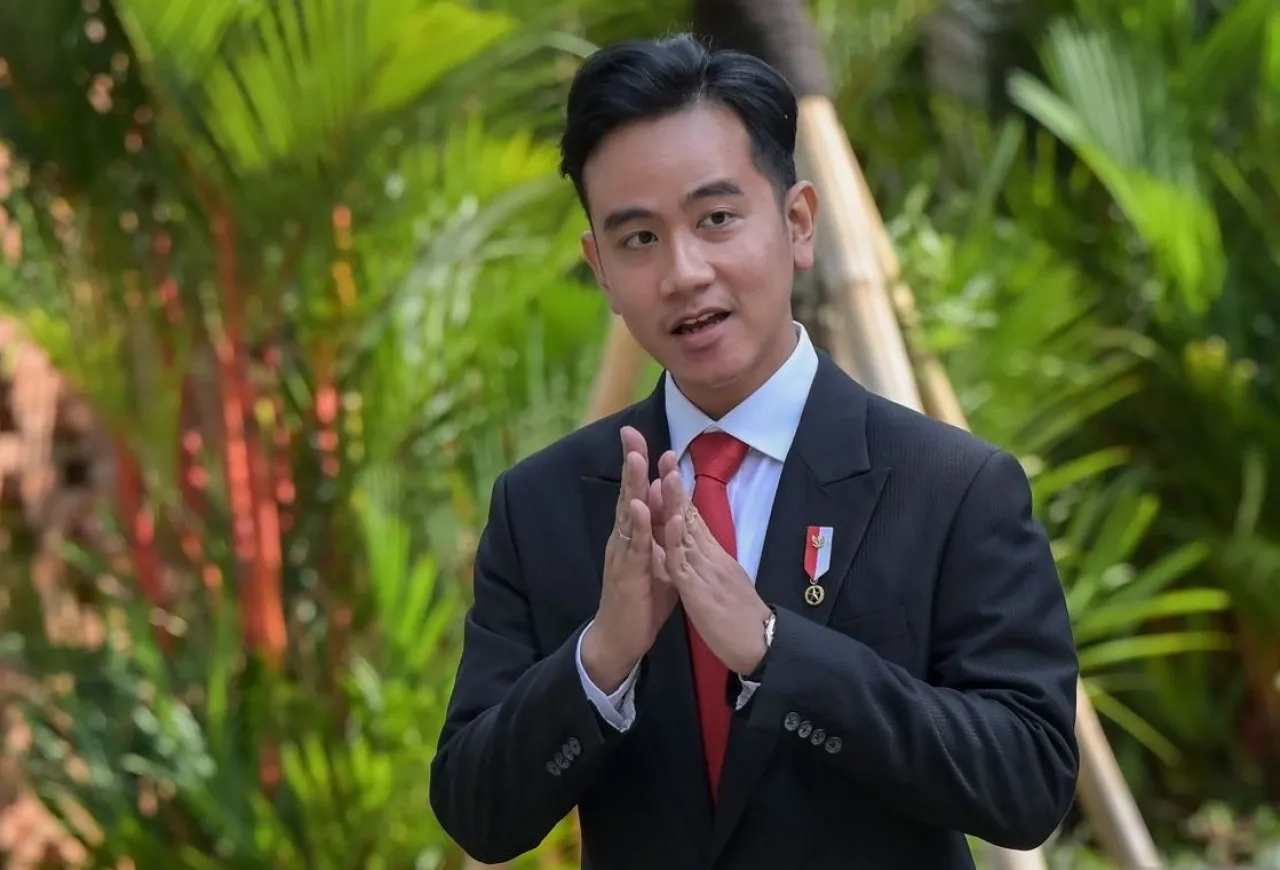 Gibran Buka Hotline, Bilang "Ora Direspons Salah, Direspons Salah"