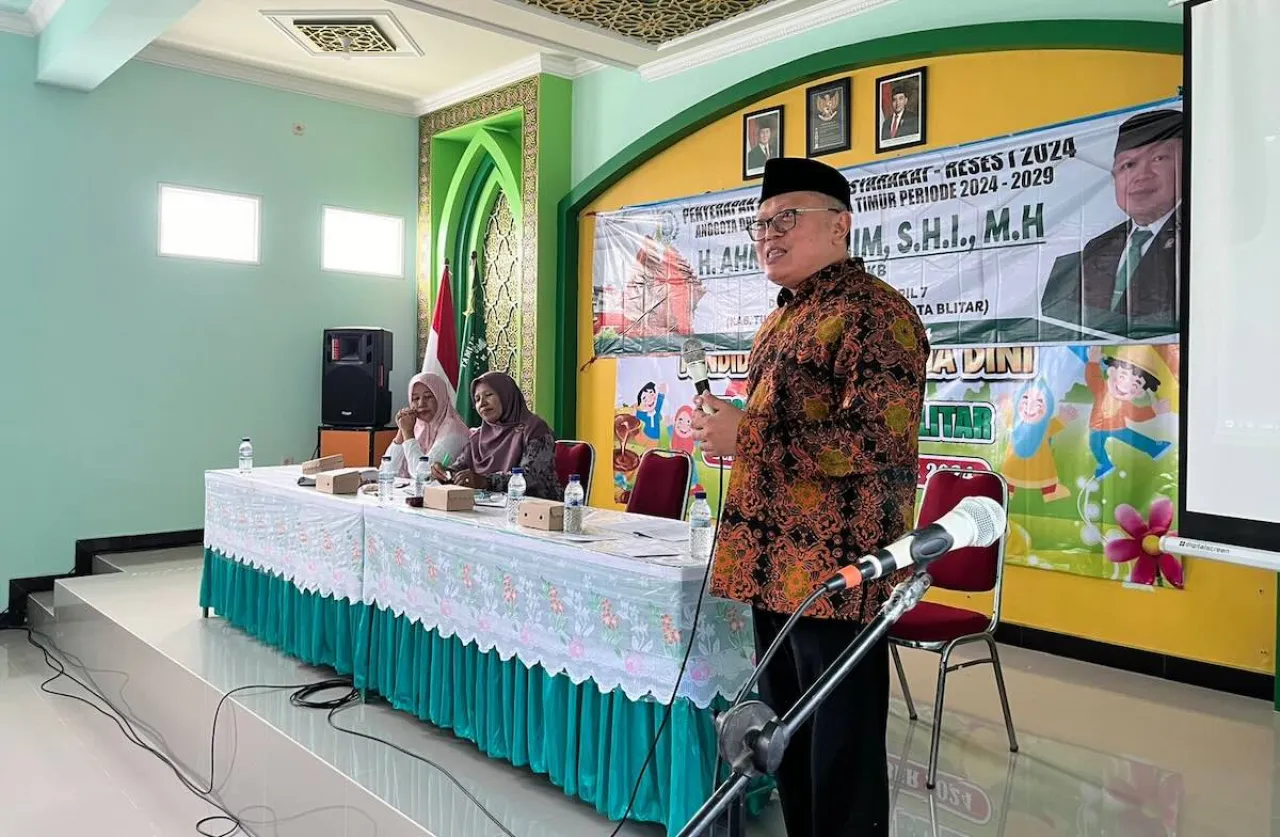 Baca juga : Gus Tamim Disambati Sulitnya Mengurus Administrasi Lembaga Non Pemerintah di Blitar