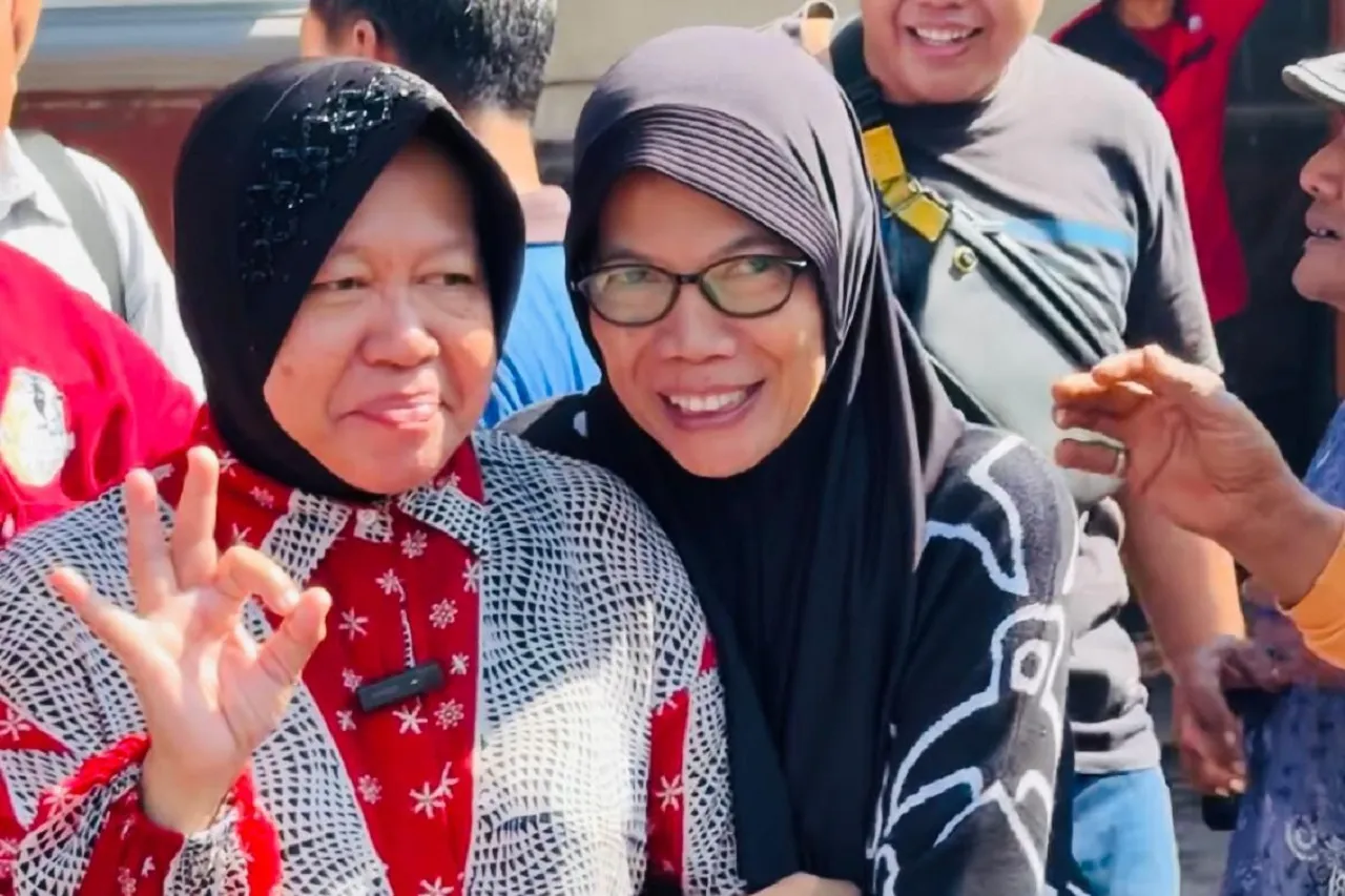 Janjikan Insentif Naik, Guru Pensiunan Sambut Hangat Risma di Rawon Nguling