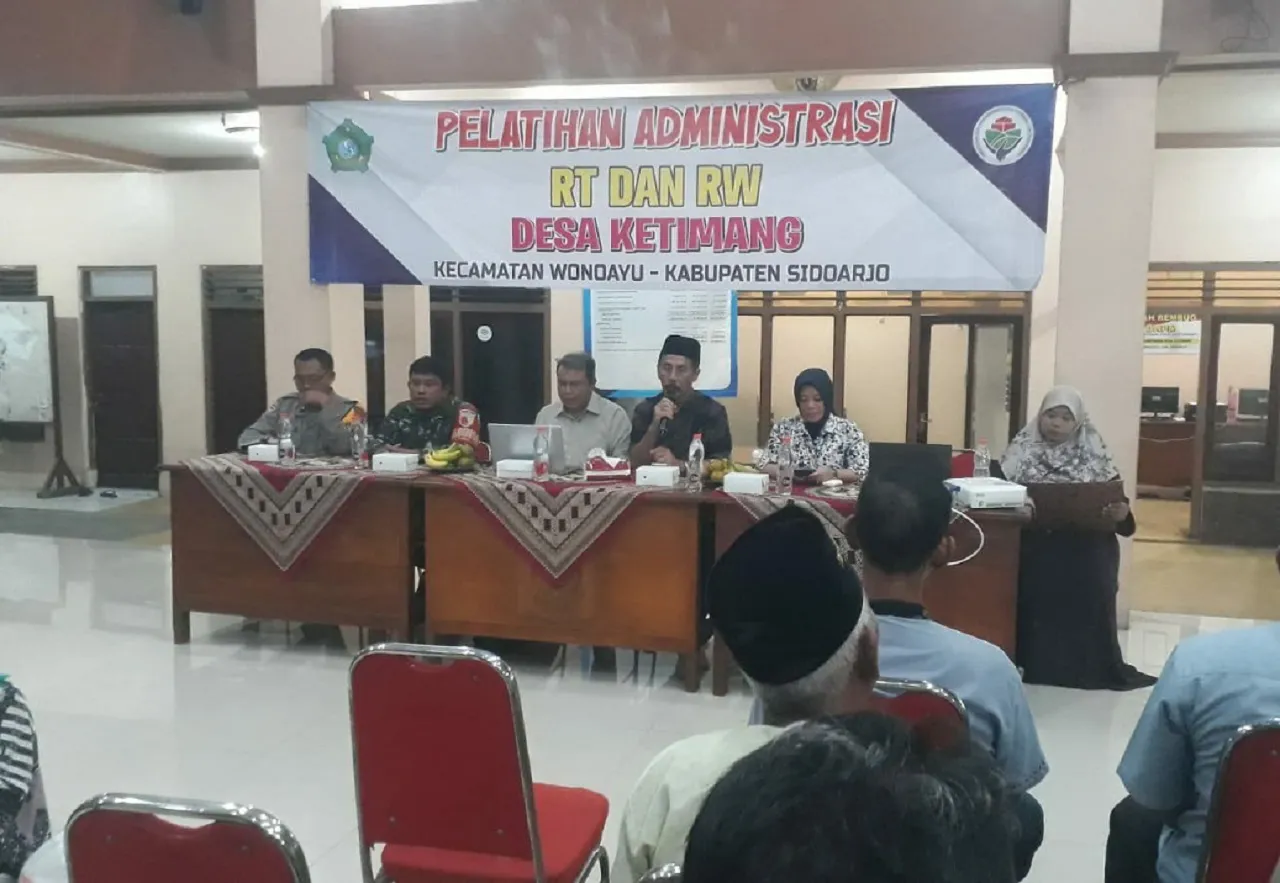 Tingkatkan Pengetahuan, Pemdes Ketimang Gelar Pelatihan Administrasi RT/RW