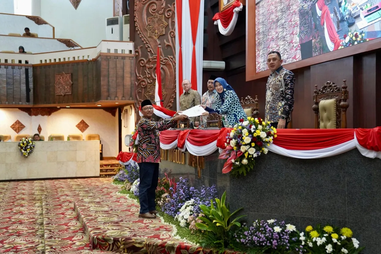 Fraksi PAN Berharap Pemprov Berani Tingkatkan Pendapatan Asli Daerah