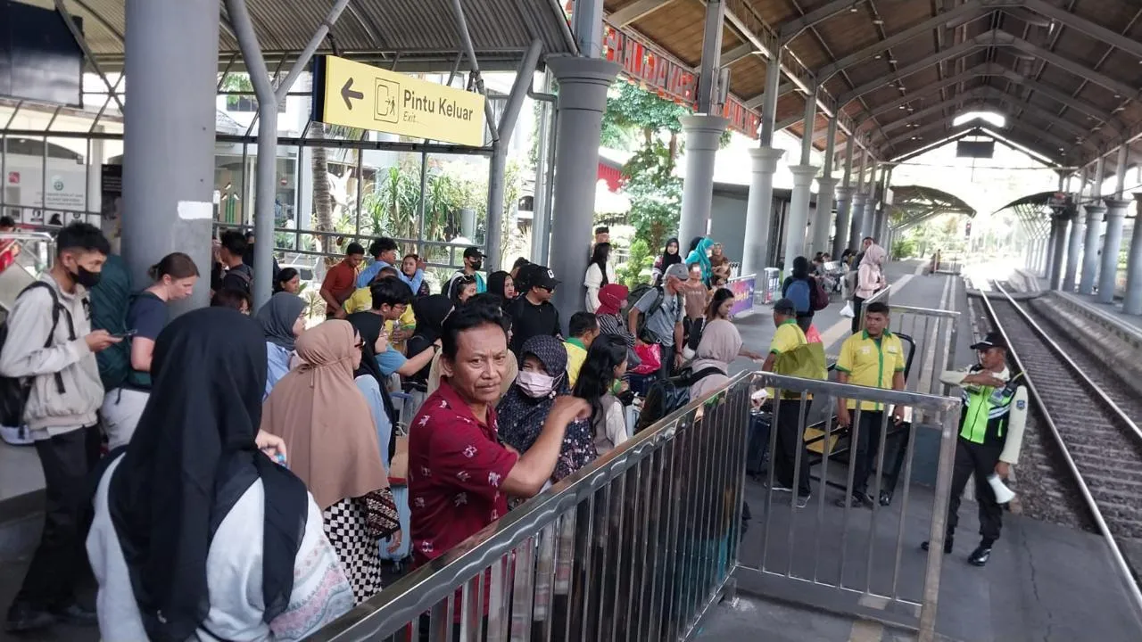 Tiket KA Periode Libur Natal & Tahun Baru 2025 Bisa Dipesan 45 Hari Sebelum Keberangkatan