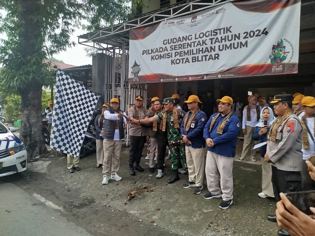 KPU Kota Blitar Distribusikan Logistik Pemilu ke 21 TPS