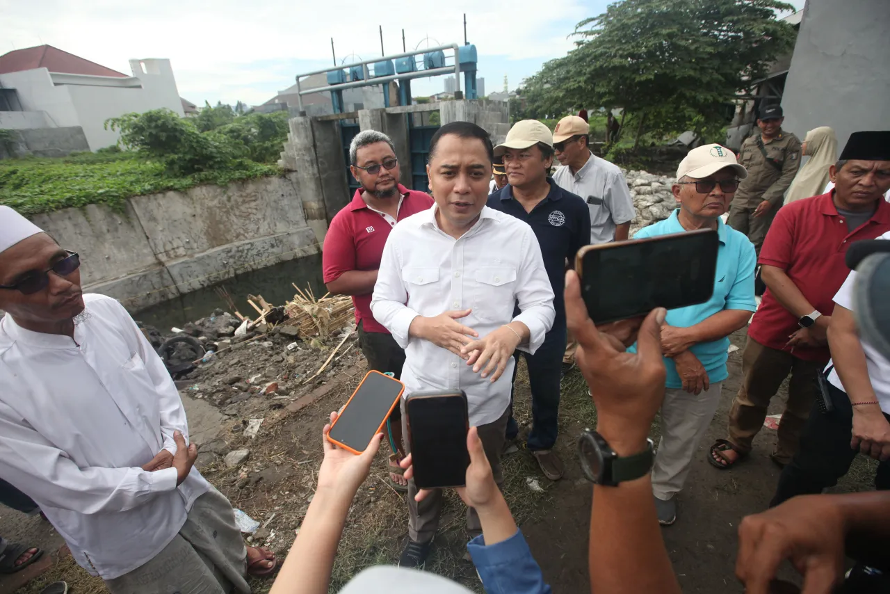 Sidak Tanggul Jebol di Simo Hilir, Wali Kota Target Perbaikan 3 Hari 