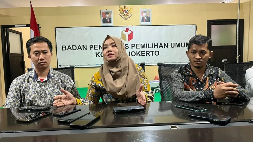 Baca juga : Bawaslu Putuskan KPU Kota Mojokerto Lakukan Pelanggaran Administrasi Soal Tatib Debat Publik