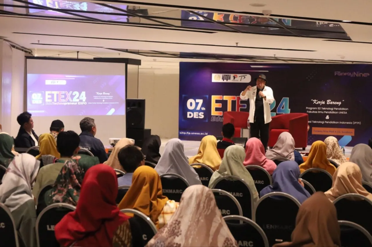 S2 Teknologi Pendidikan UNESA Dorong Guru Kuasai Teknologi Digital