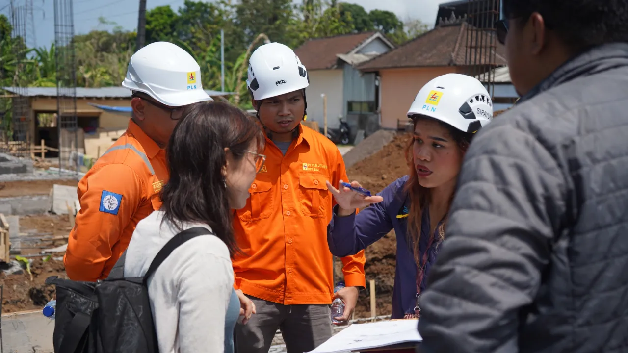 Sosialisasikan Jarak Aman Infrastruktur Listrik, PLN UIT JBM Hadirkan Sistem Transmisi Andal