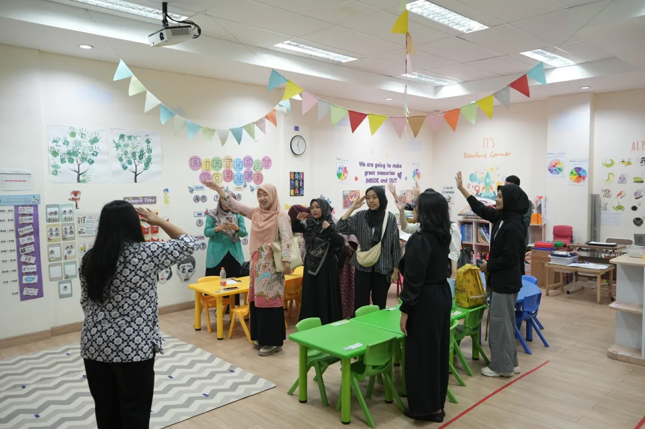 Rayakan Hari Guru Nasional, Sampoerna Academy Surabaya Pakuwon Indah Gelar Pelatihan Pendidikan