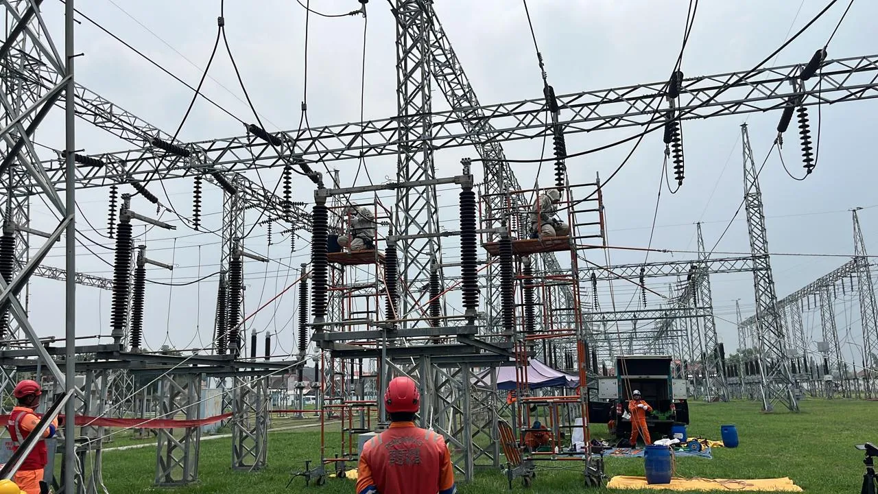 Inspeksi Rutin, PLN UIT JBM Pastikan Peralatan Berfungsi Optimal Jelang Siaga Nataru