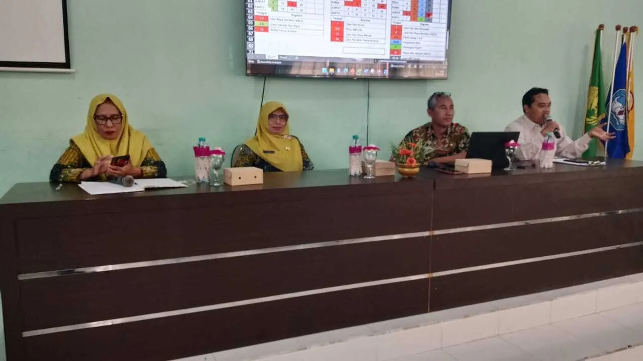 Pembagian Rapor dan Libur Sekolah, Kepsek SMPN 1 Jabon Ingatkan Pentingnya Literasi Belajar Anak