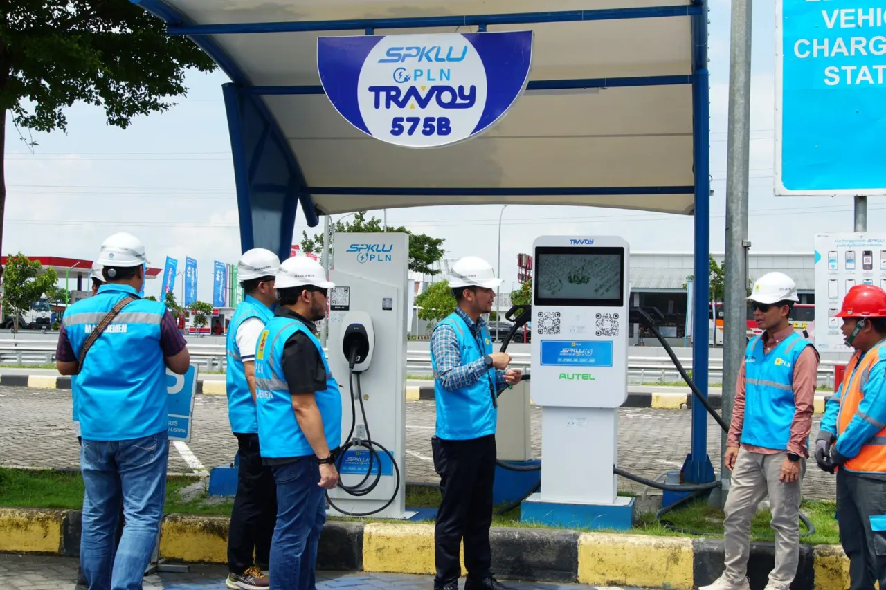 Sambut Nataru, PLN Pastikan Kesiapan Infrastruktur SPKLU di Rest Area Trans Jatim