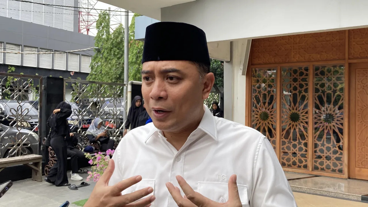 Cegah Banjir Rob, Wali Kota Eri Cahyadi Maksimalkan Mangrove hingga Tanggul Pengaman